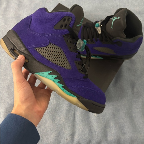 Jordan 5 Alternate Grape